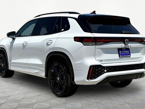 New 2026 Volkswagen Tiguan SE R-Line FWD image 4