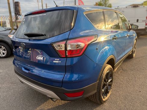 Used 2017 Ford Escape SE w/ SE Cold Weather Package AWD/4WD image 7
