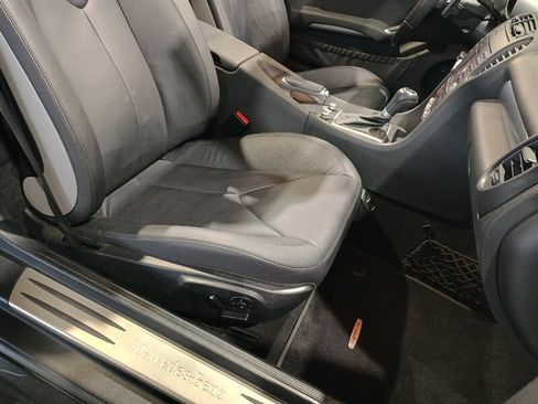 Used 2011 Mercedes-Benz SLK 300 image 36