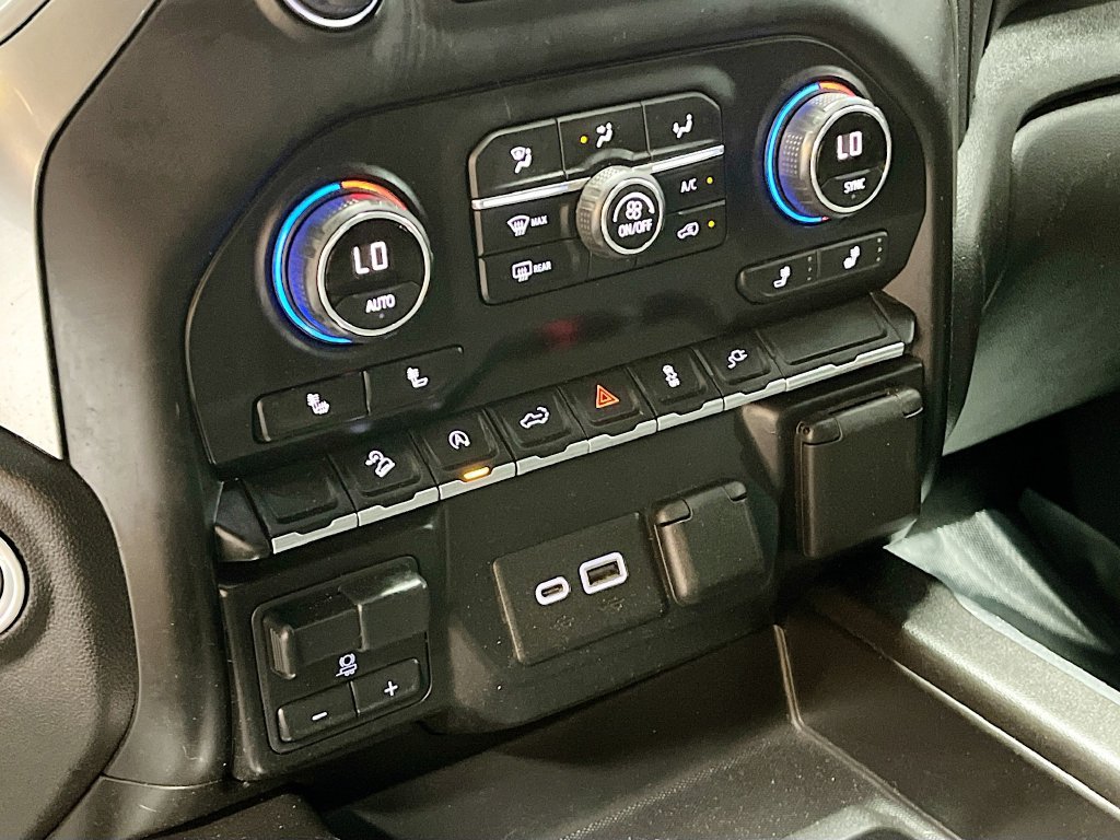 Used 2021 Chevrolet Silverado 1500 LT Trail Boss w/ Convenience Package II AWD/4WD image 15