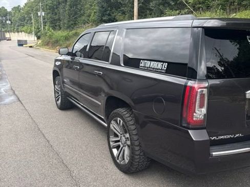 Used 2018 GMC Yukon XL Denali w/ Denali Ultimate Package AWD/4WD image 4