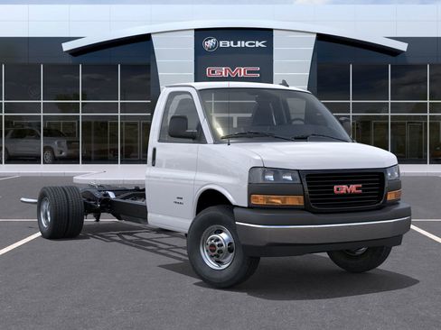 New 2025 GMC Savana 3500 1WT w/ Power Convenience Package image 7