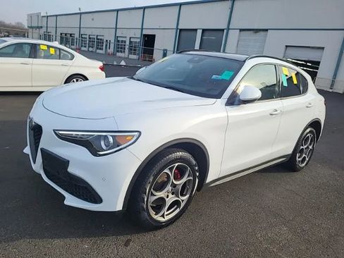 Used 2022 Alfa Romeo Stelvio Sprint image 27