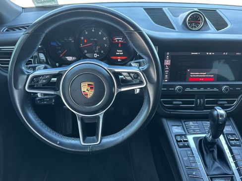 Used 2020 Porsche Macan AWD/4WD image 18