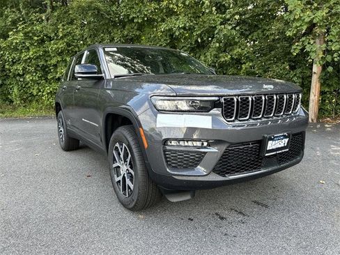 New 2025 Jeep Grand Cherokee Limited image 2