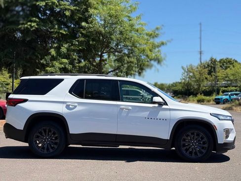Used 2023 Chevrolet Traverse RS w/ LPO, Floor Liner Package FWD image 6