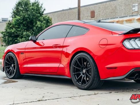 Used 2019 Ford Mustang GT w/ Black Accent Package RWD image 44