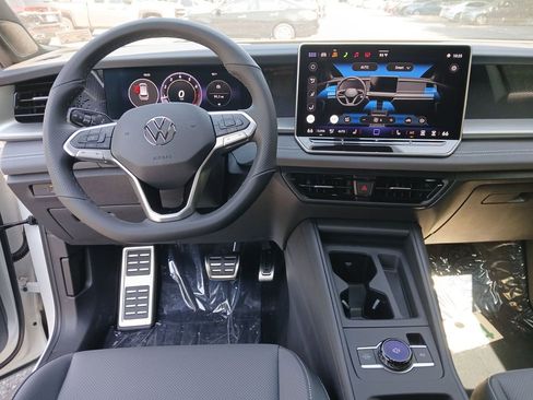 New 2026 Volkswagen Tiguan SE R-Line AWD/4WD image 13
