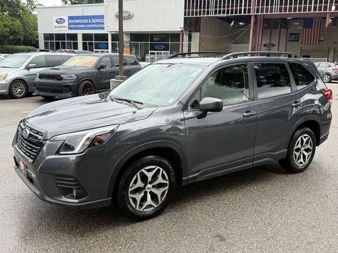 Certified 2023 Subaru Forester Premium AWD/4WD image 4