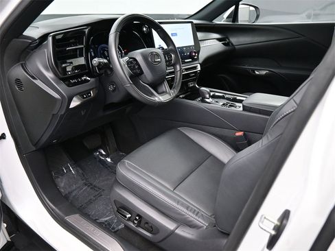 Used 2023 Lexus RX 350h image 2