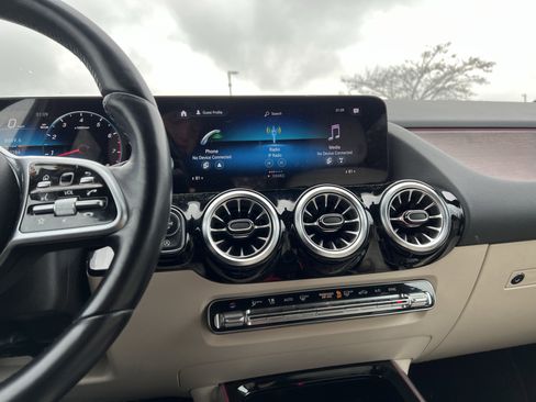 Used 2023 Mercedes-Benz GLA 250 4MATIC image 18