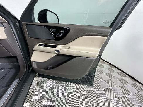 Certified 2023 Lincoln Aviator 2WD w/ Premium Package image 21