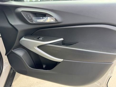 New 2026 Chevrolet Trax RS w/ Sunroof Package FWD image 8