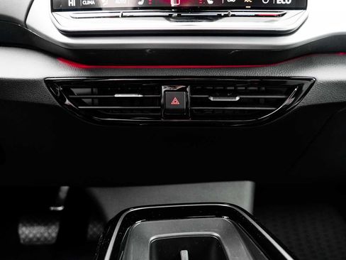 New 2026 Volkswagen ID.4 Pro image 31