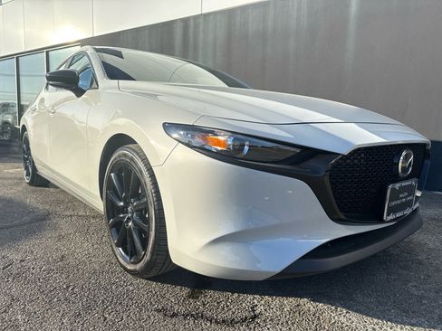 Certified 2025 MAZDA MAZDA3 s Sport image 2