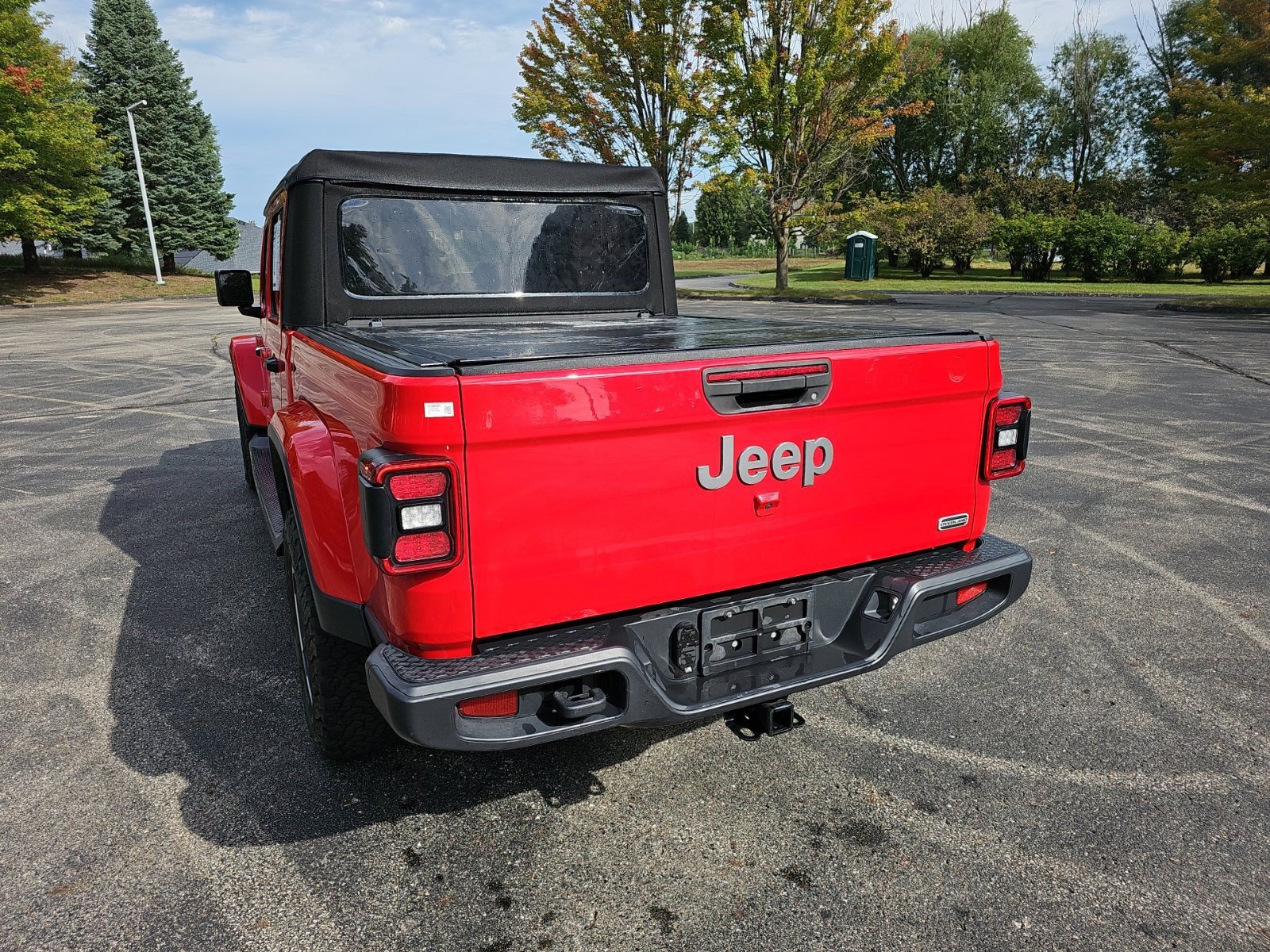 Used 2020 Jeep Gladiator Overland AWD/4WD image 3