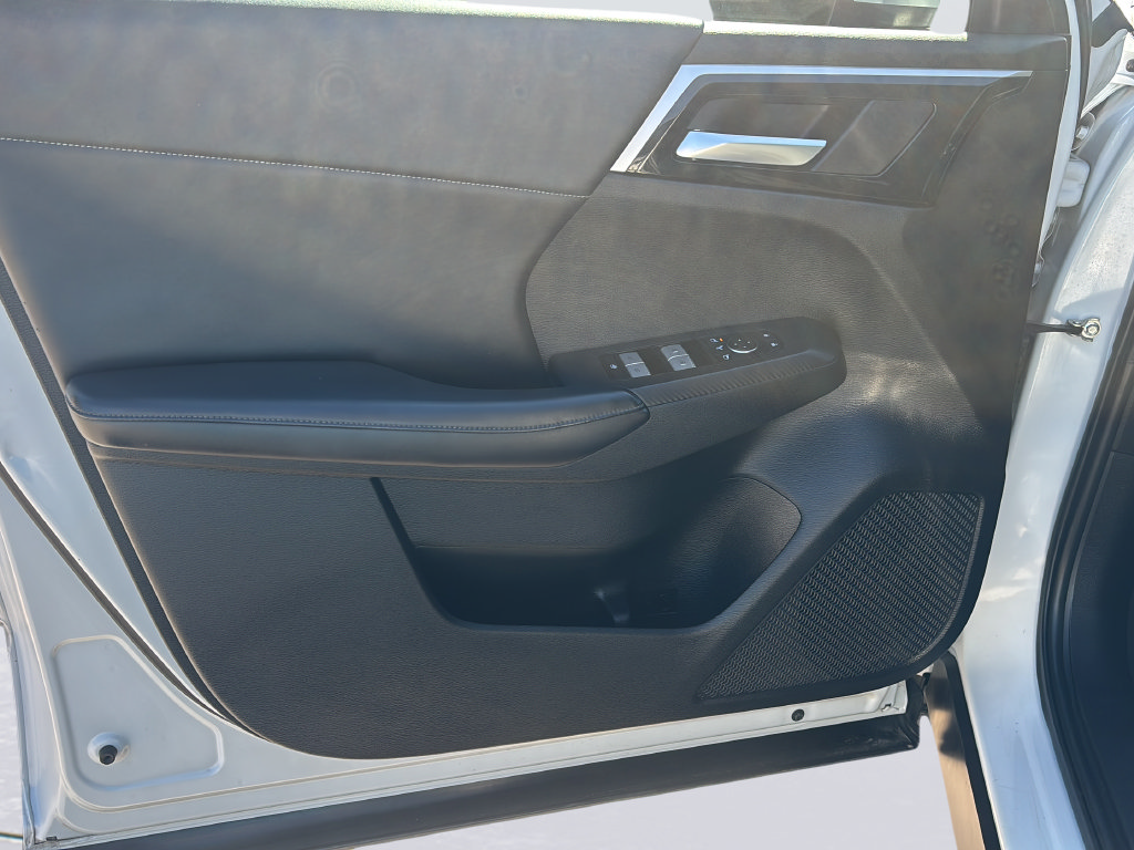 Used 2023 Mitsubishi Outlander SE FWD image 19