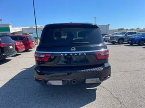 Used 2021 Nissan Armada SV RWD image 6