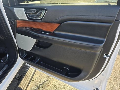 Used 2019 Lincoln Navigator Reserve w/ Cargo Package image 29