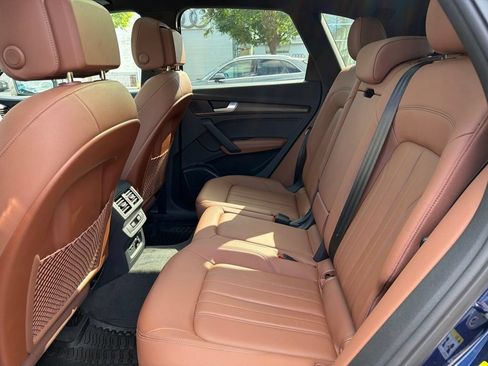 Used 2023 Audi Q5 2.0T Premium Plus w/ Premium Plus Package AWD/4WD image 6