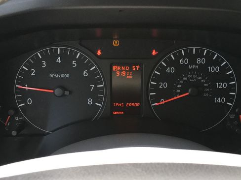 Used 2018 Nissan NV 3500 SL RWD image 2