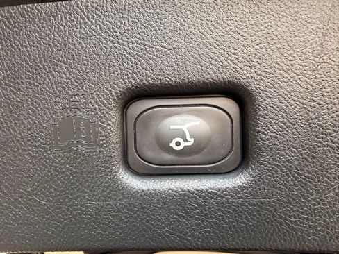 Used 2023 Lincoln Nautilus Reserve AWD/4WD image 9