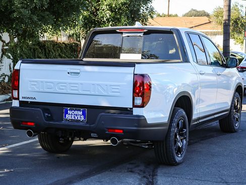 New 2025 Honda Ridgeline Black Edition image 8