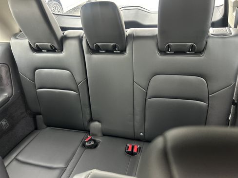 Used 2022 Nissan Pathfinder SL w/ SL Premium Package FWD image 38