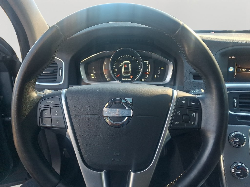 Used 2018 Volvo V60 T5 Cross Country AWD/4WD image 18