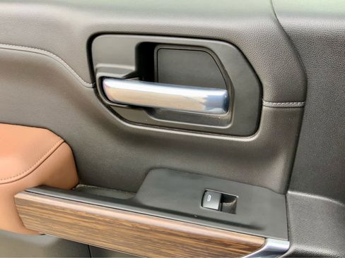 Used 2022 Chevrolet Silverado 1500 High Country w/ Technology Package image 57