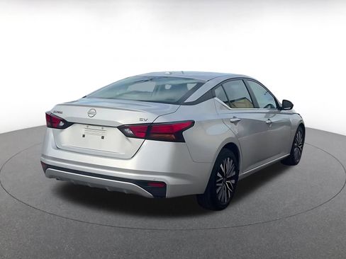 Used 2024 Nissan Altima 2.5 SV image 14