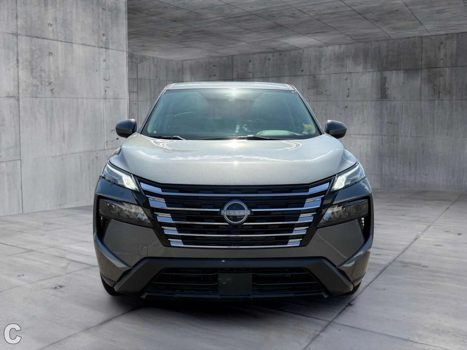 Used 2024 Nissan Rogue SV FWD image 5
