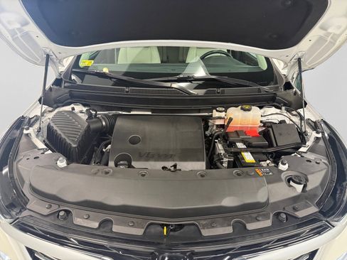 Used 2023 Buick Enclave Essence w/ Experience Buick Package image 5