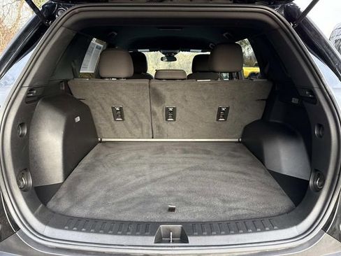 Used 2025 GMC Terrain Elevation AWD/4WD image 11