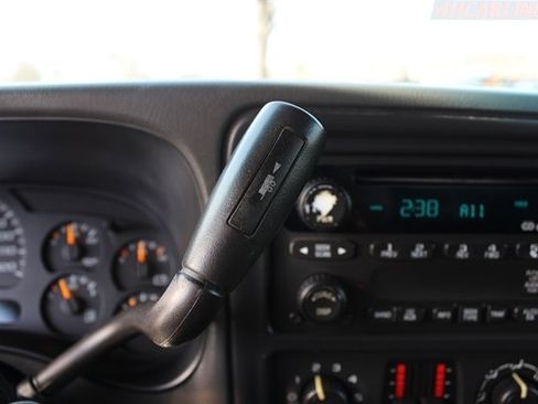 Used 2003 Chevrolet Silverado 2500 LS w/ Snow Plow Prep Package AWD/4WD image 17