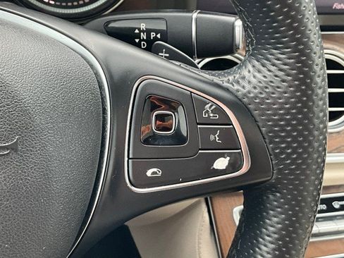 Used 2018 Mercedes-Benz E 300 4MATIC image 17