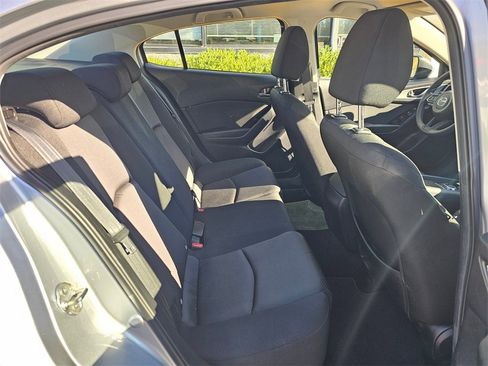 Used 2018 MAZDA MAZDA3 Sport image 13