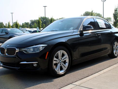 Used 2016 BMW 330e image 3