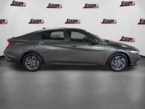 Used 2024 Hyundai Elantra SEL FWD image 4