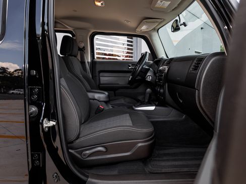 Used 2010 HUMMER H3T Adventure image 36