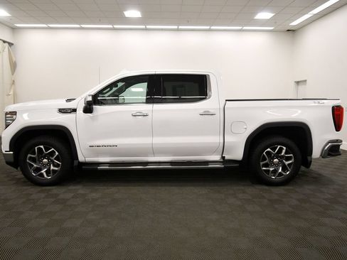 Used 2025 GMC Sierra 1500 SLT w/ SLT Premium Plus Package AWD/4WD image 4