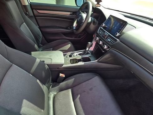 Used 2021 Honda Accord LX image 10