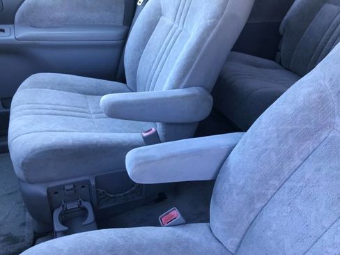 Used 1999 Toyota Sienna XLE image 16