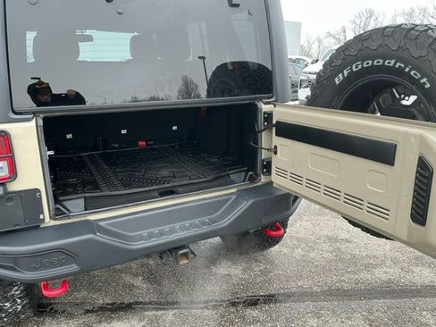 Used 2017 Jeep Wrangler Unlimited Rubicon image 11