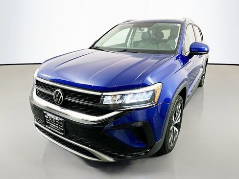 Used 2022 Volkswagen Taos SE image 3