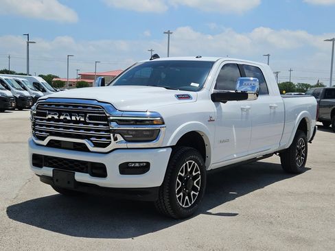 Used 2025 RAM 2500 Limited AWD/4WD image 7