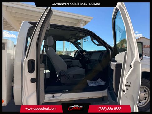 Used 2013 Ford F250 XL w/ PWR Equipment Group image 9