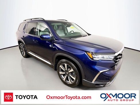Used 2025 Honda Pilot Touring image 1