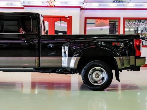Used 2019 Ford F350 King Ranch w/ King Ranch Ultimate Package AWD/4WD image 11