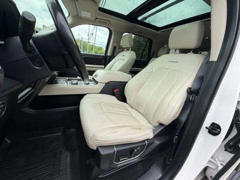 Used 2018 Ford Expedition Platinum AWD/4WD image 13